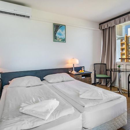 Hotel Hungaria Шиофок Экстерьер фото