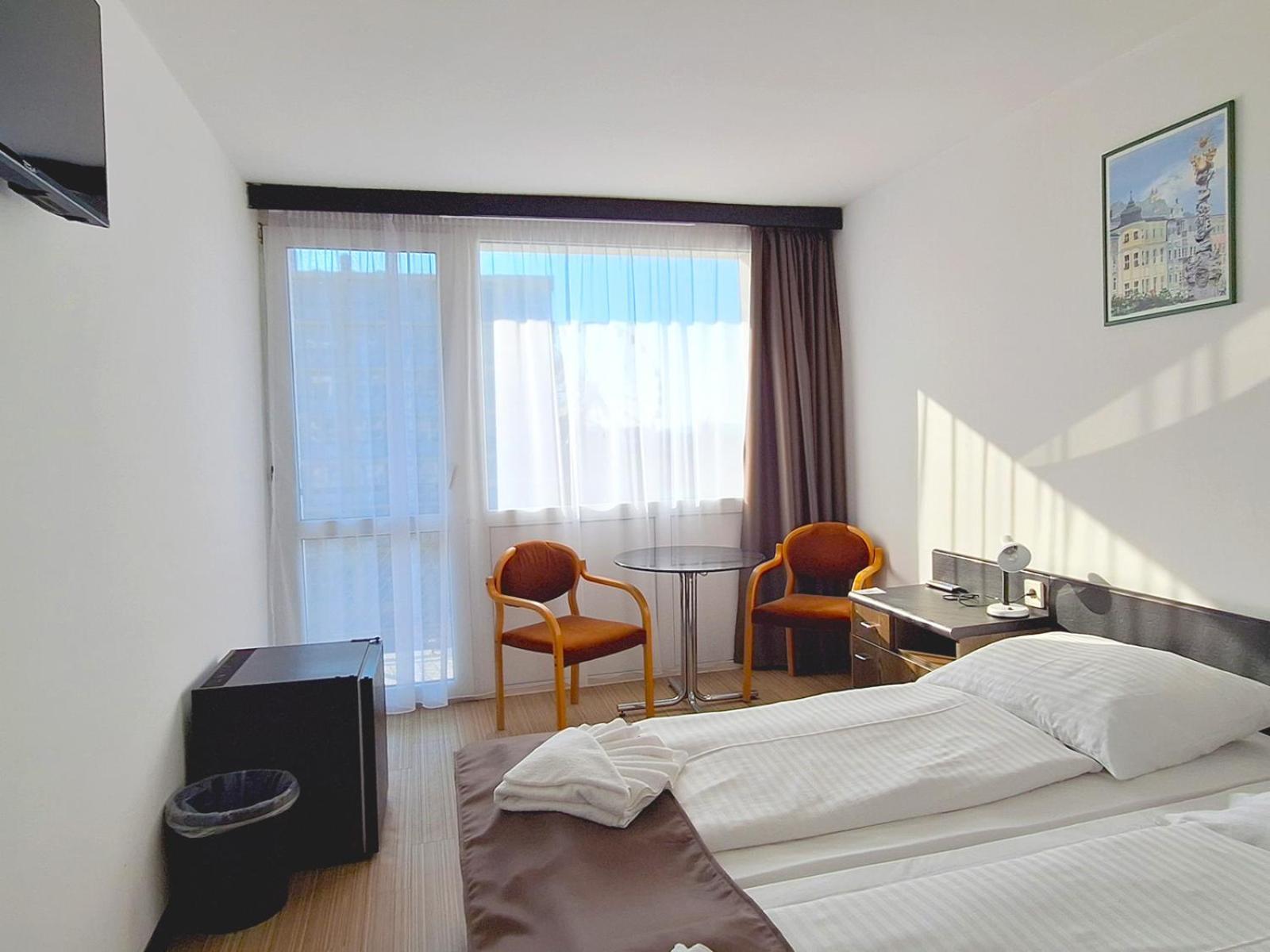 Hotel Hungaria Шиофок Экстерьер фото