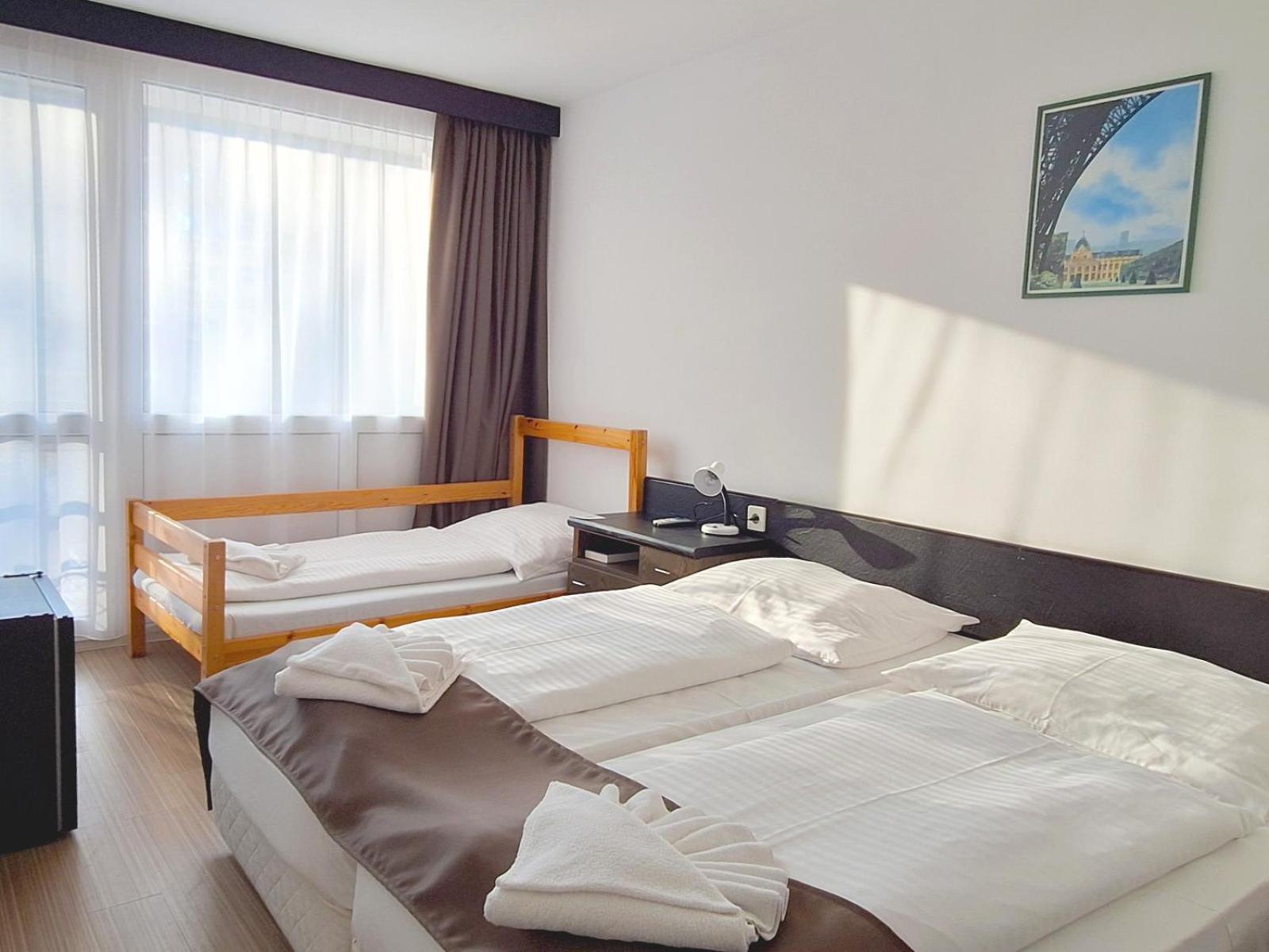Hotel Hungaria Шиофок Экстерьер фото