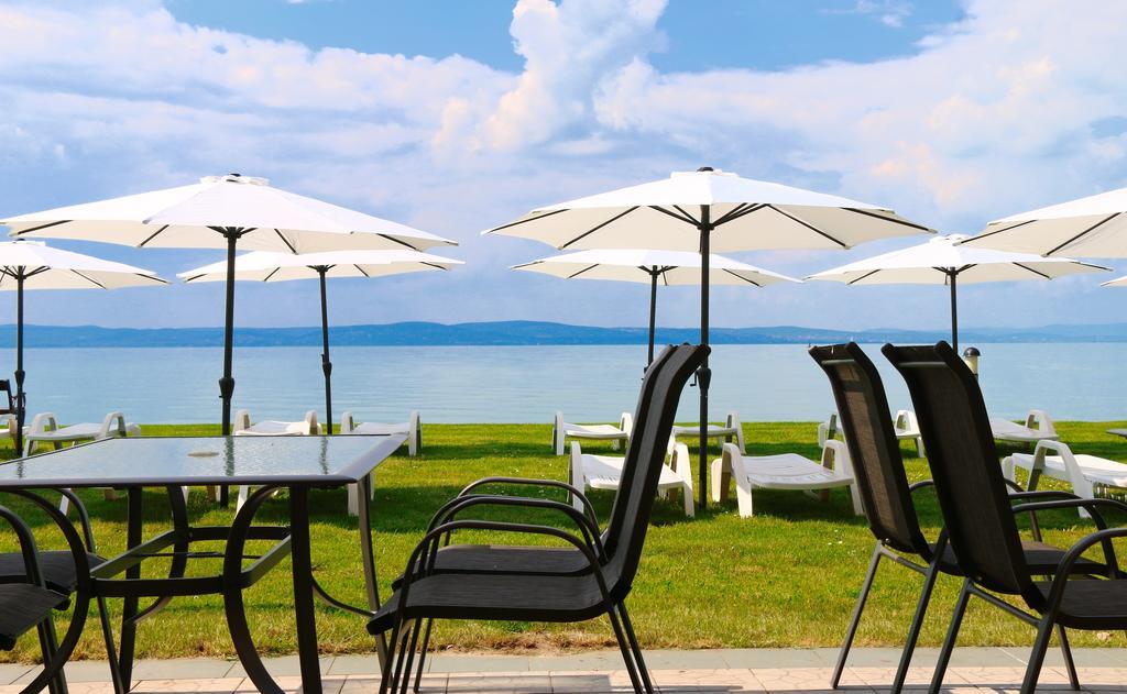 Hotel Hungaria Шиофок Экстерьер фото