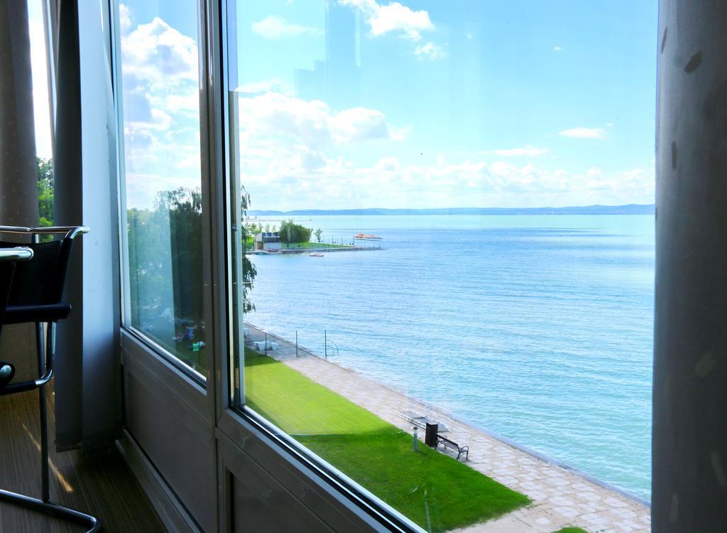 Hotel Hungaria Шиофок Экстерьер фото