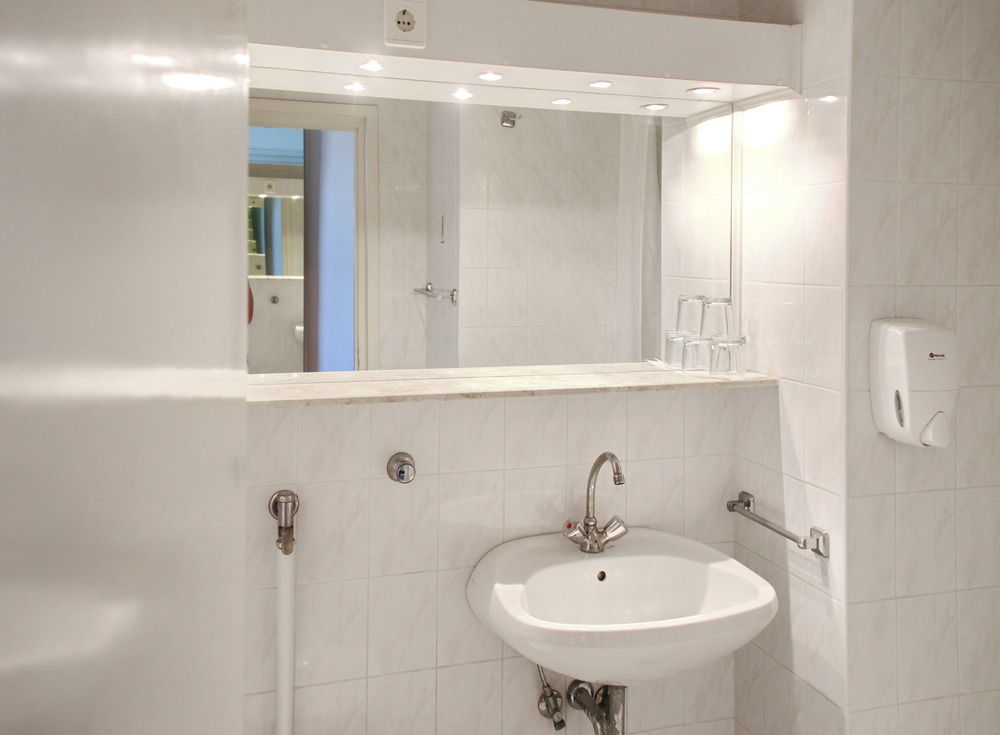 Hotel Hungaria Шиофок Экстерьер фото