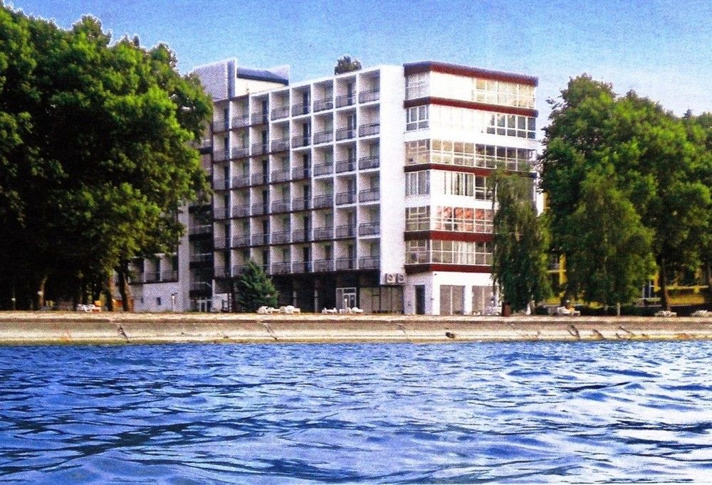 Hotel Hungaria Шиофок Экстерьер фото